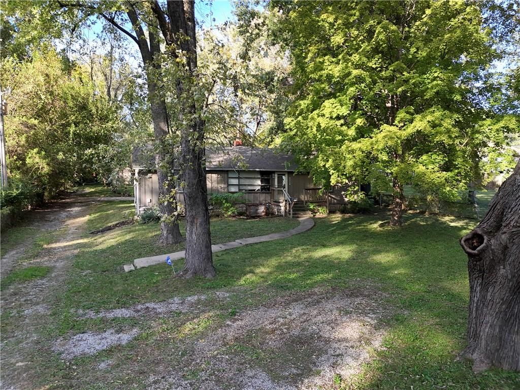 9318 E 79th Street, Raytown, MO: listing photo 2