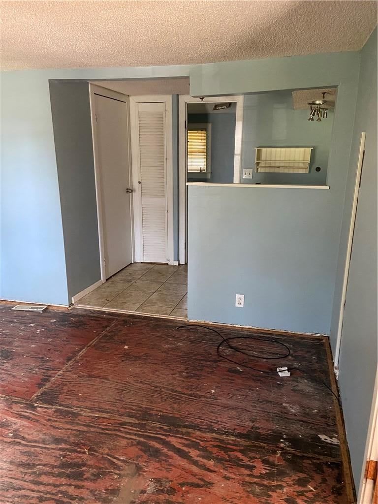 Photo 18 of 25 - 9318 E 79th Street, Raytown, MO 64138