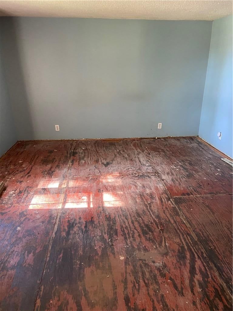 Photo 17 of 25 - 9318 E 79th Street, Raytown, MO 64138