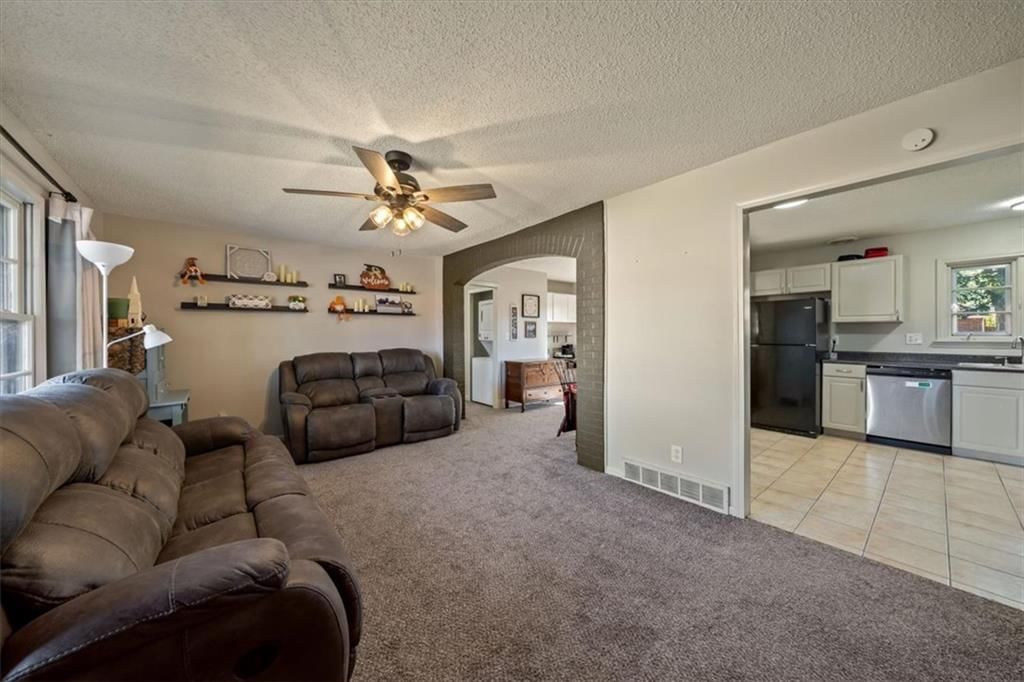 12005 E 47th Terrace, Kansas City, MO: listing photo 3