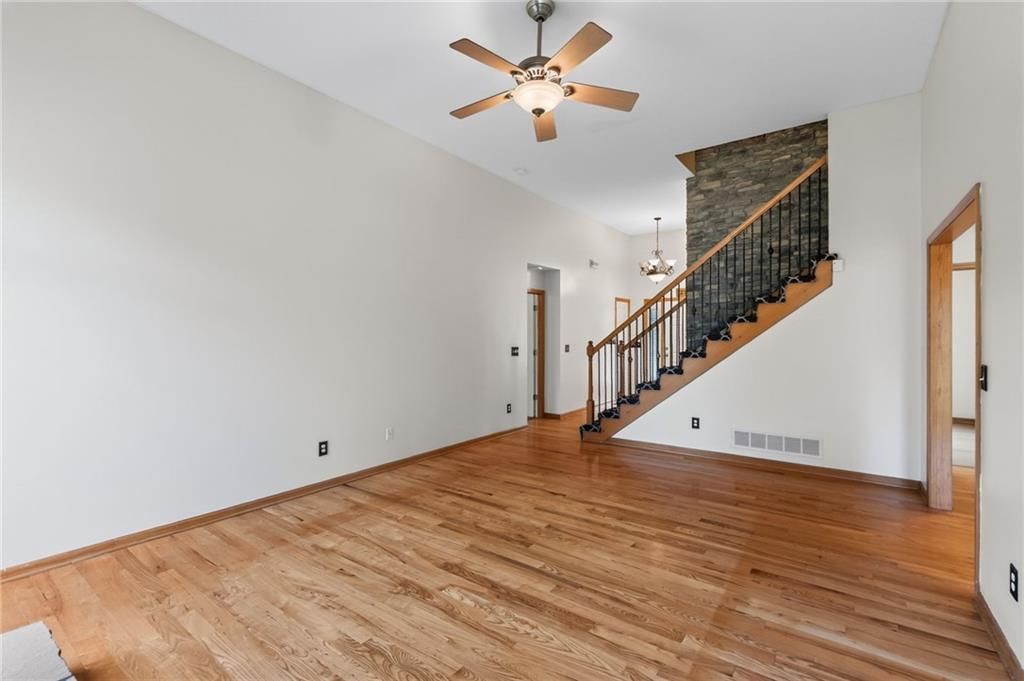 Photo 5 of 50, 9431 N Monroe Court, Kansas City, MO 64156