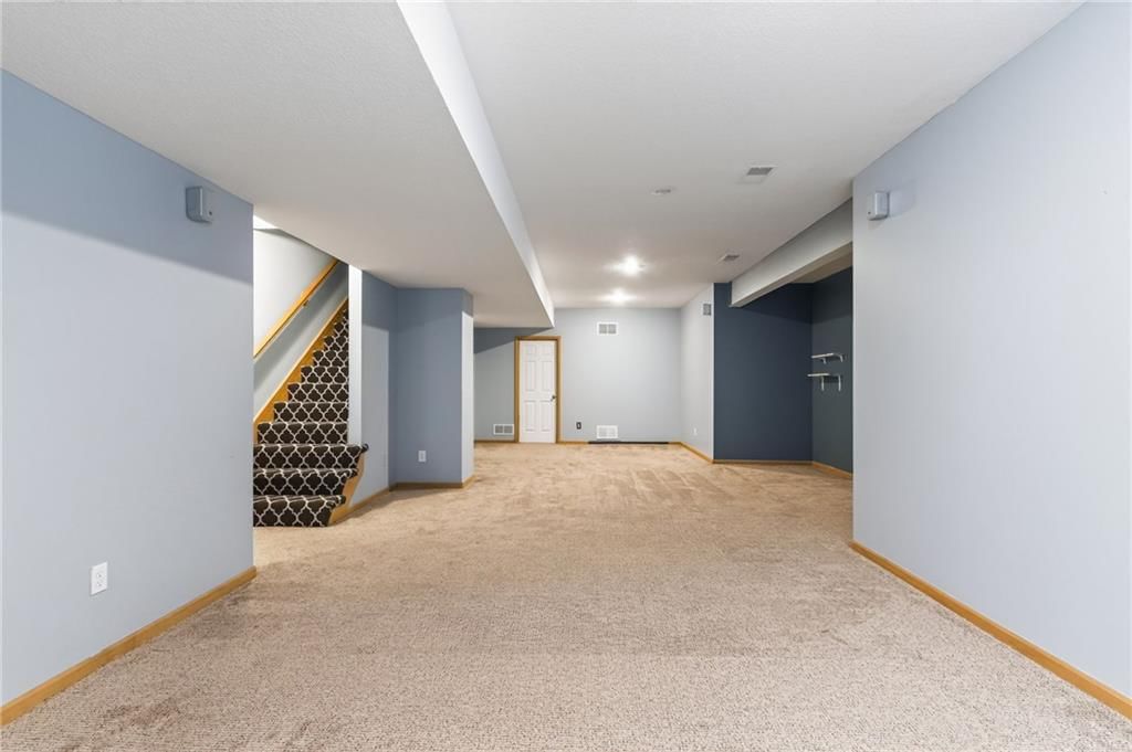 Photo 33 of 50 - 9431 N Monroe Court, Kansas City, MO 64156