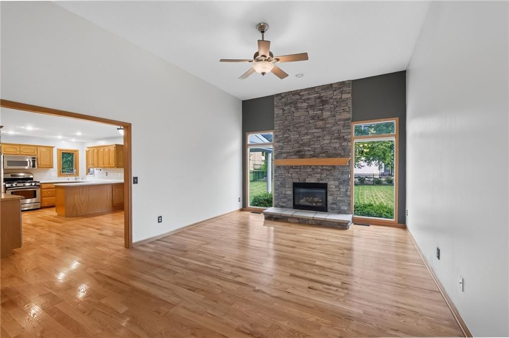 9431 N Monroe Court, Kansas City, MO: listing photo 3
