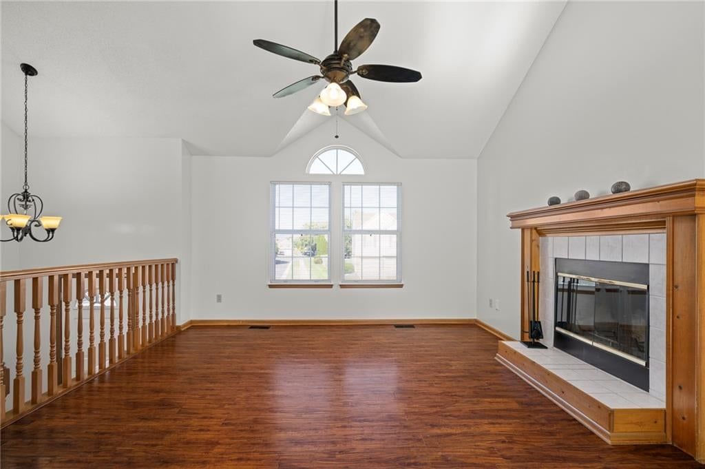 Photo 7 of 44 - 2513 SE WINCHESTER Drive, Lee's Summit, MO 64063