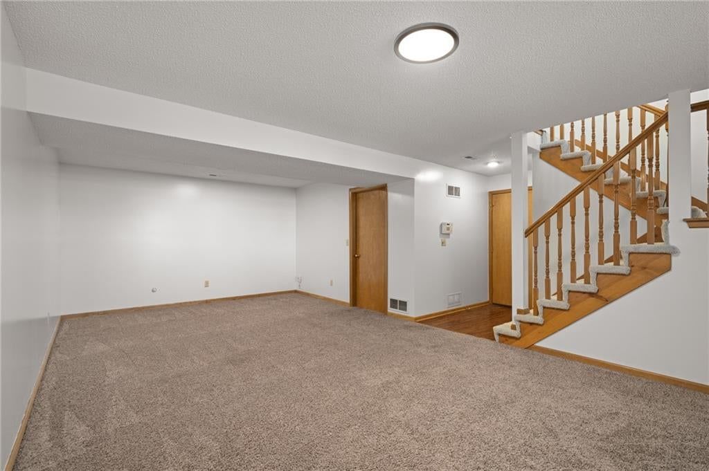 Photo 30 of 44 - 2513 SE WINCHESTER Drive, Lee's Summit, MO 64063