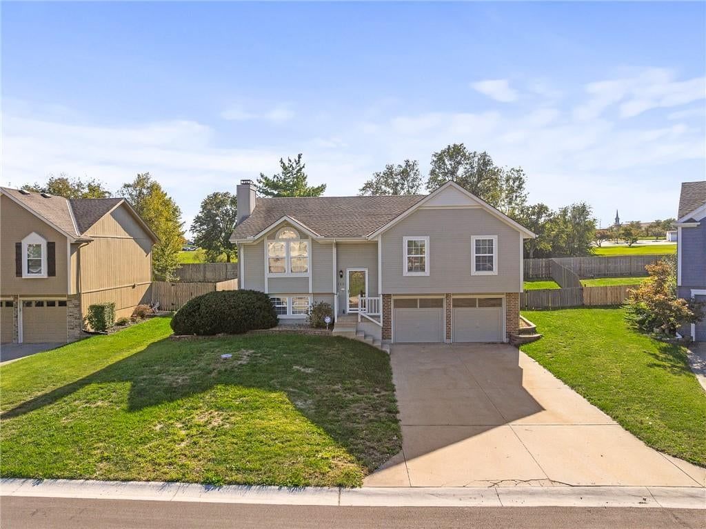 2513 SE WINCHESTER Drive, Lee's Summit, MO