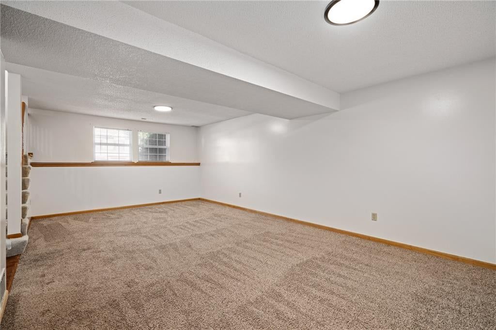 Photo 32 of 44 - 2513 SE WINCHESTER Drive, Lee's Summit, MO 64063