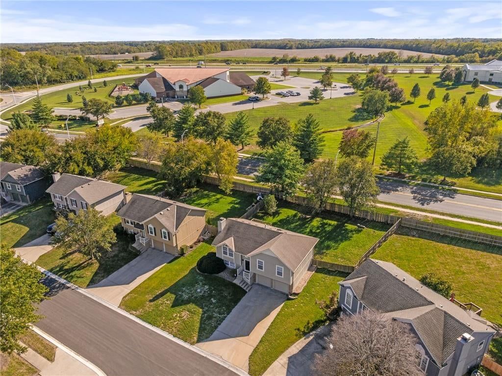 Photo 40 of 44 - 2513 SE WINCHESTER Drive, Lee's Summit, MO 64063