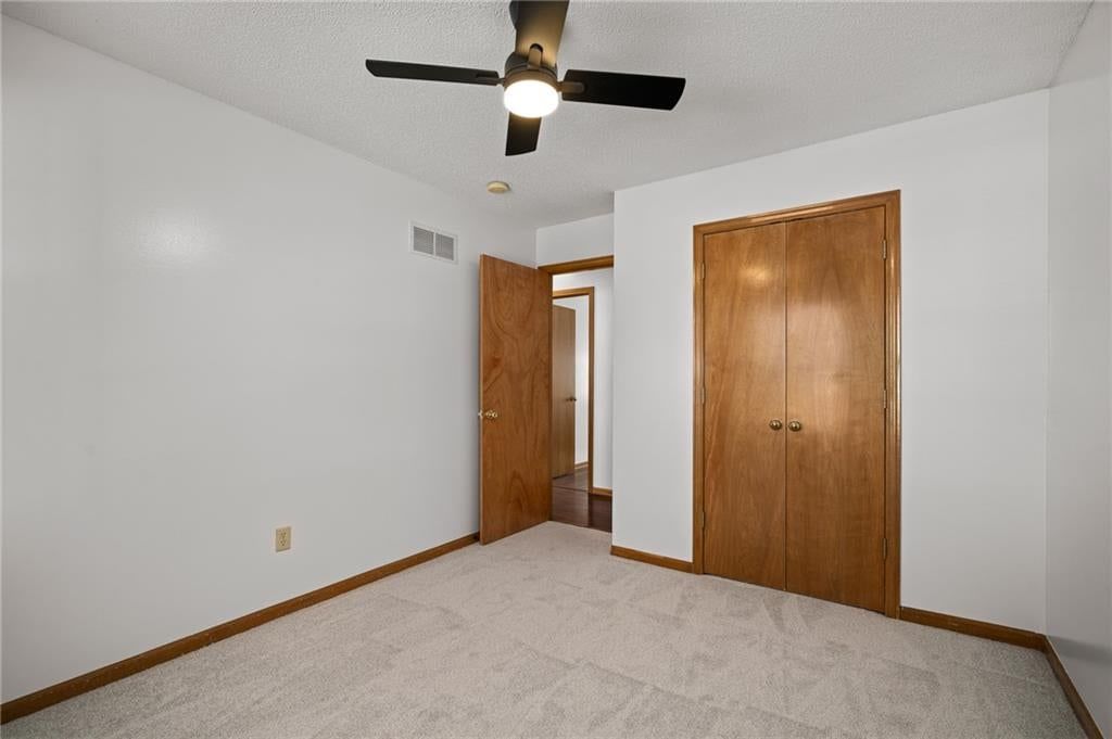 Photo 28 of 44 - 2513 SE WINCHESTER Drive, Lee's Summit, MO 64063