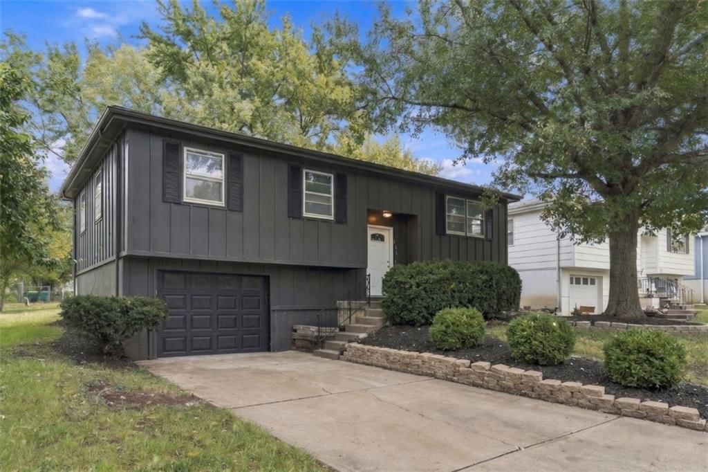 506 E Osage Street, Paola, KS: listing photo 2