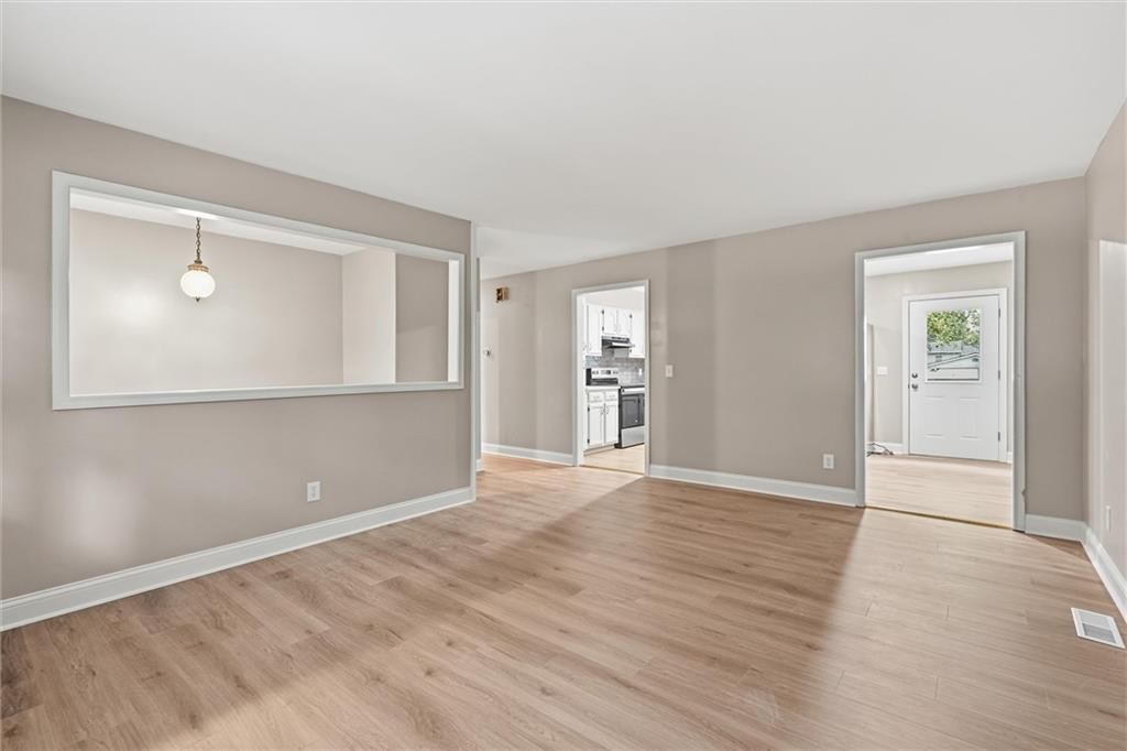 506 E Osage Street, Paola, KS: listing photo 3
