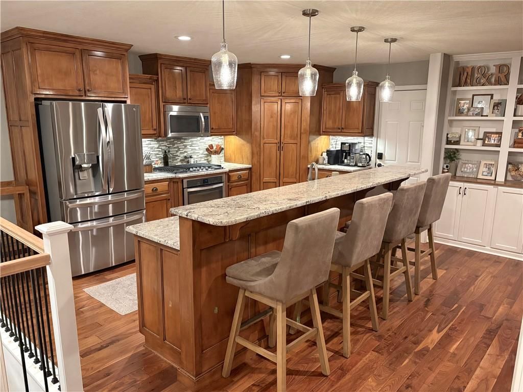 6523 GOODE Drive, Shawnee, KS: listing photo 2