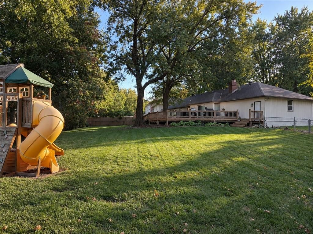Photo 5 of 5 - 6523 GOODE Drive, Shawnee, KS 66216