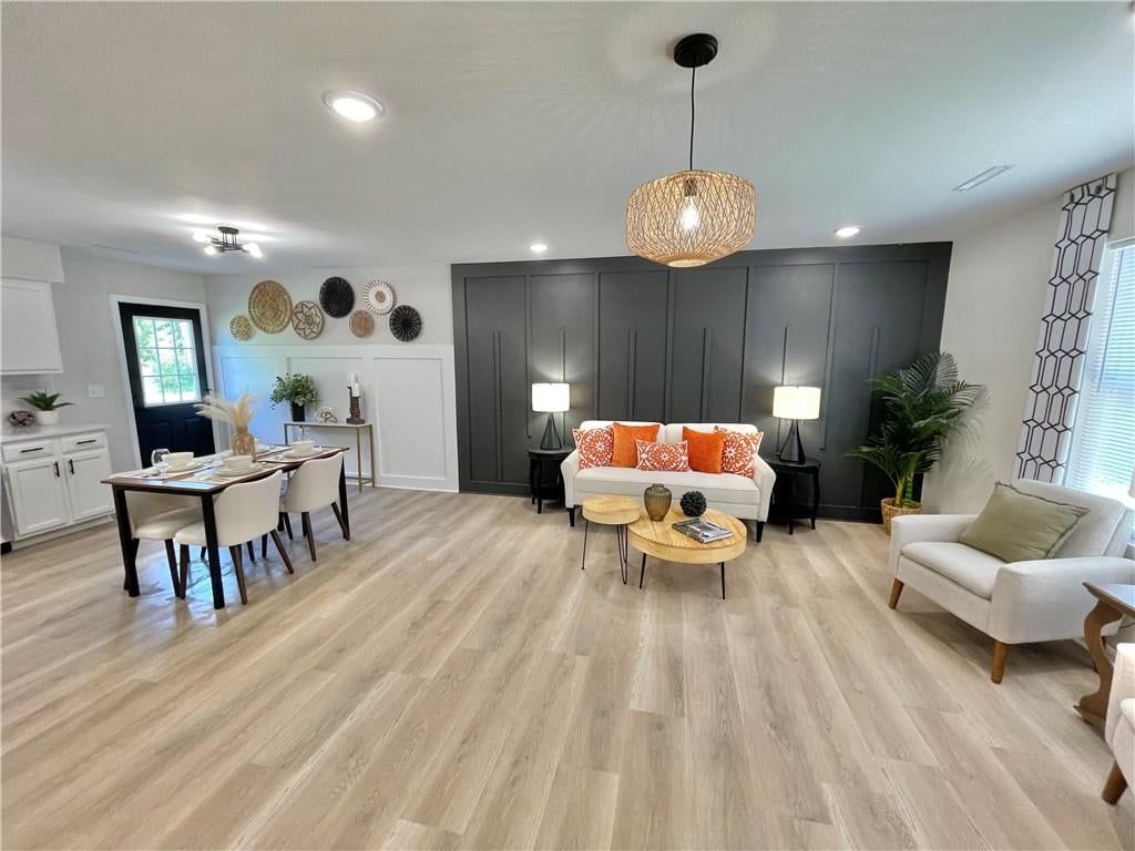 302 Gum Street, Garden City, MO: listing photo 2