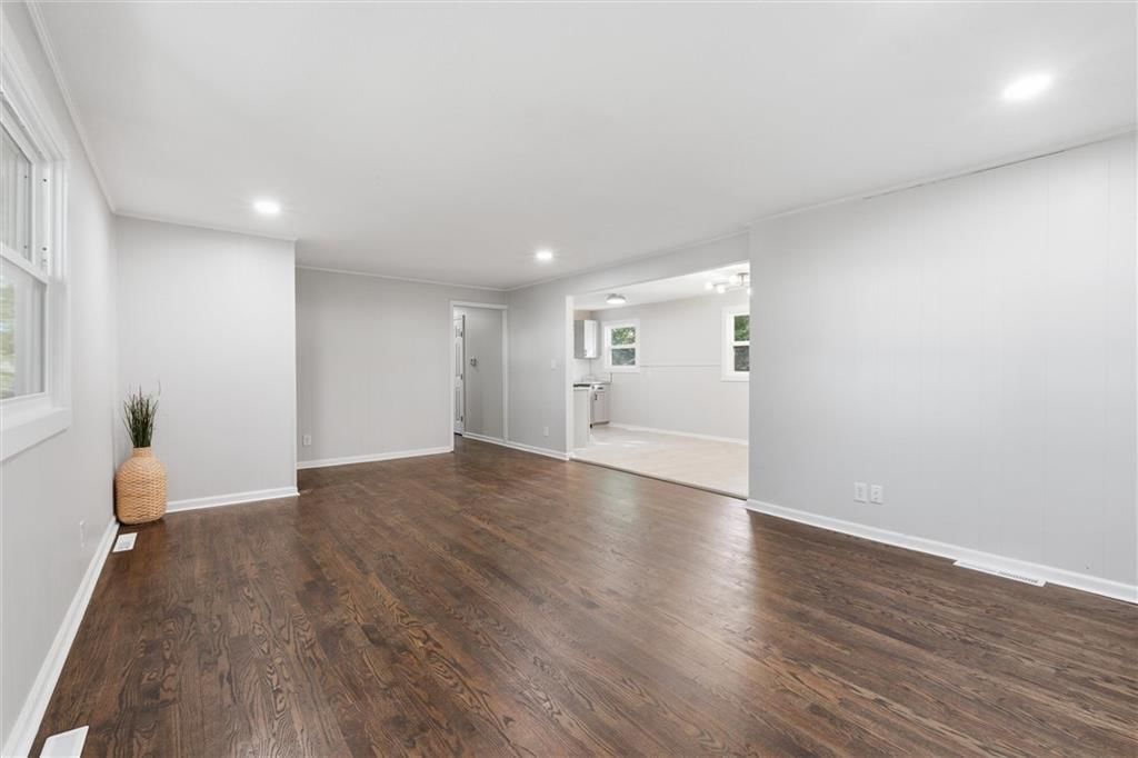 Photo 10 of 27 - 8503 Crystal Avenue, Kansas City, MO 66209