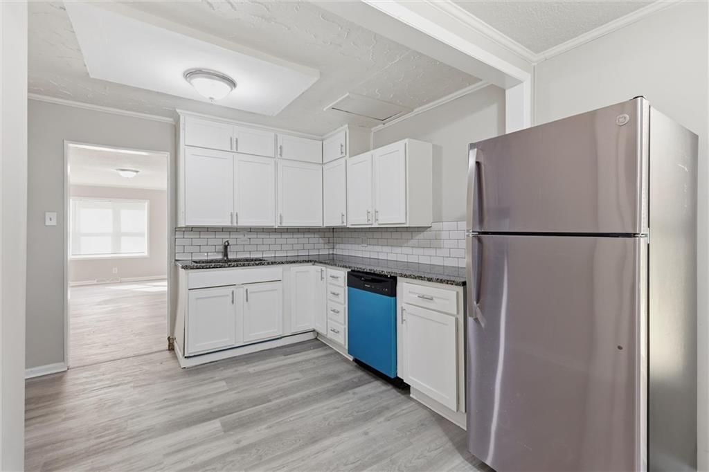 Photo 12 of 31 - 10030 E 22ND Street, Independence, MO 64052
