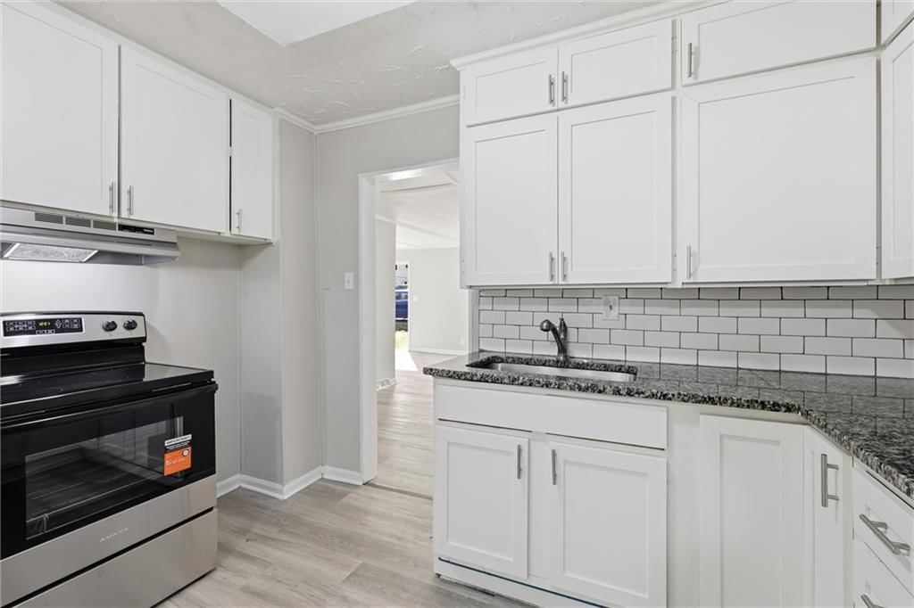 Photo 14 of 31 - 10030 E 22ND Street, Independence, MO 64052