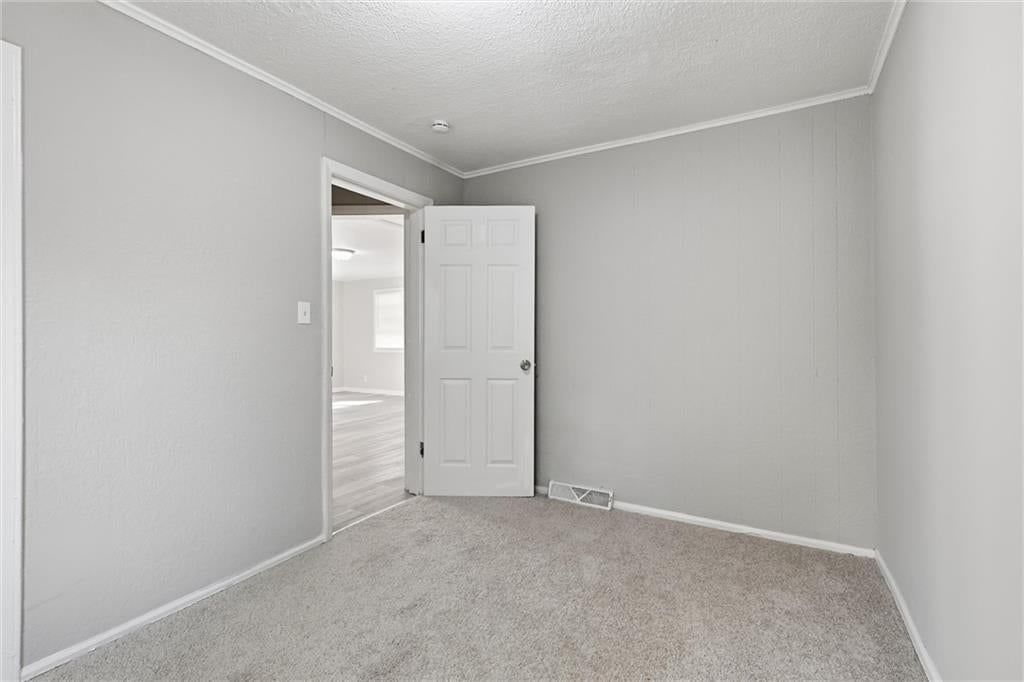 Photo 23 of 31 - 10030 E 22ND Street, Independence, MO 64052