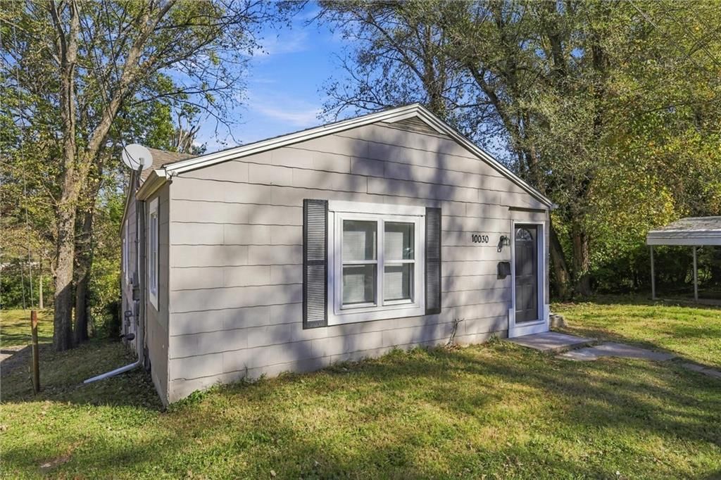 Photo 4 of 31 - 10030 E 22ND Street, Independence, MO 64052