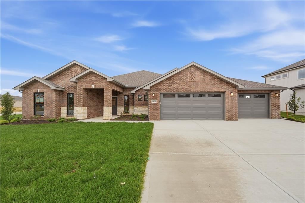 18525 W 195th Street, Spring Hill, KS