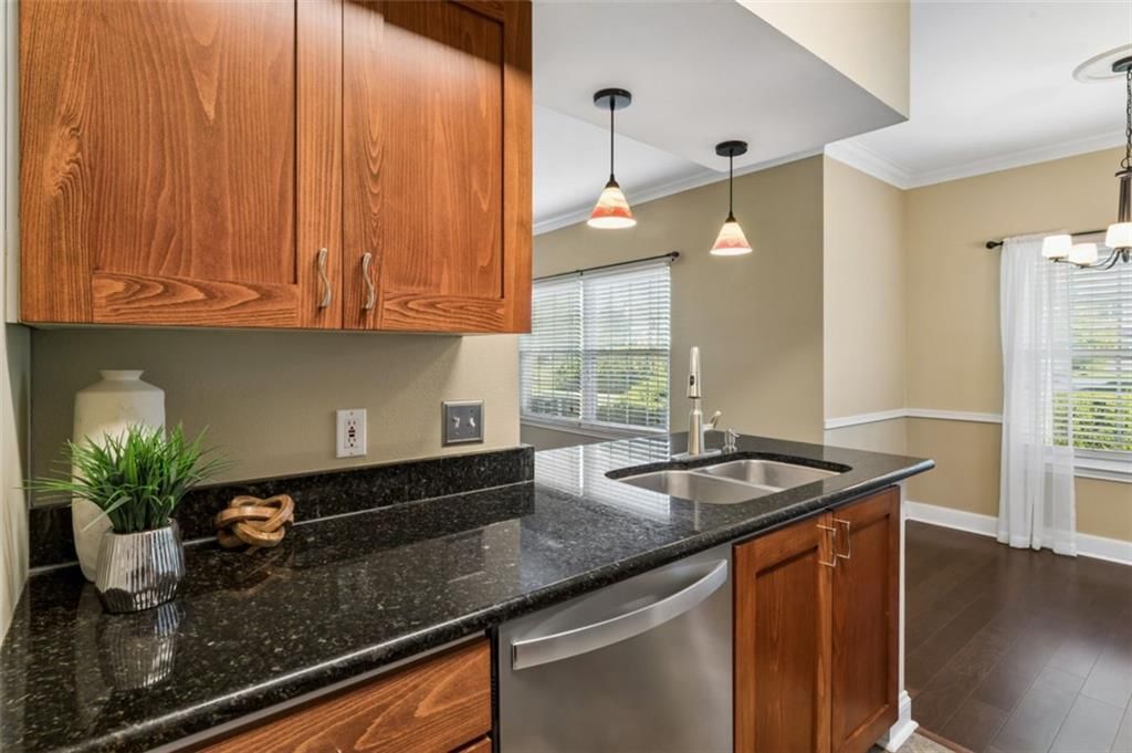 Photo 12 of 42 - 11627 Tomahawk Creek Parkway