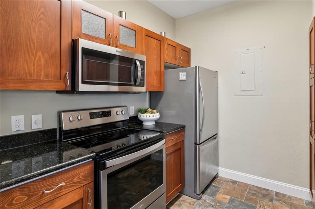 Photo 11 of 42 - 11627 Tomahawk Creek Parkway