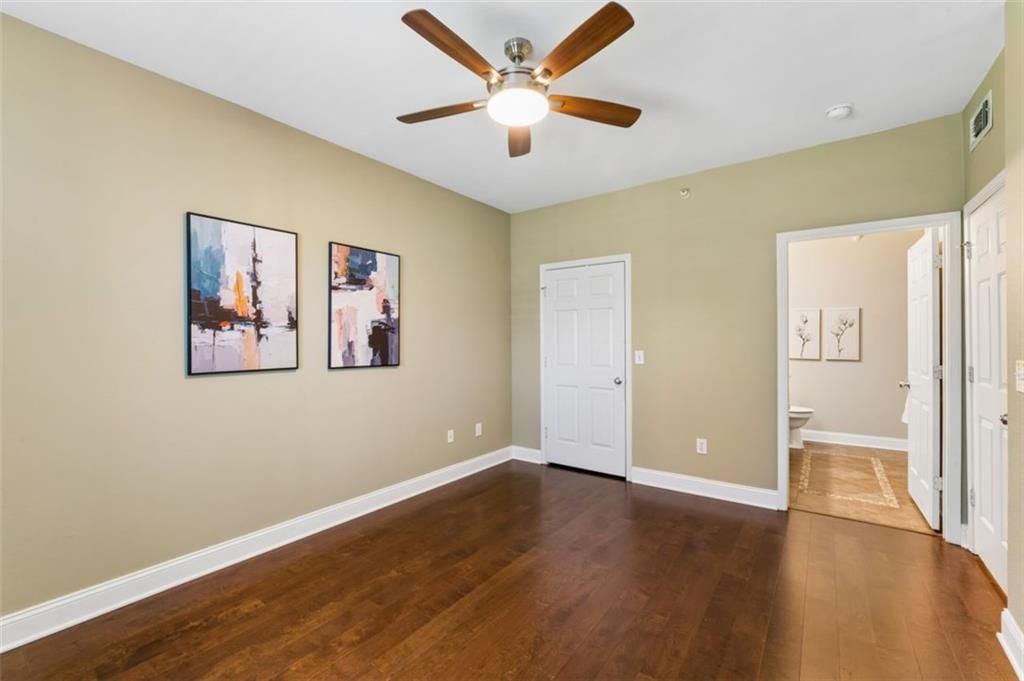 Photo 19 of 42 - 11627 Tomahawk Creek Parkway