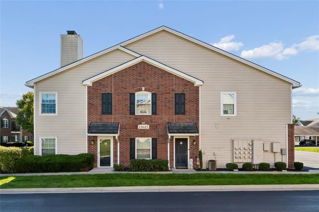 11627 Tomahawk Creek Parkway, Leawood, KS