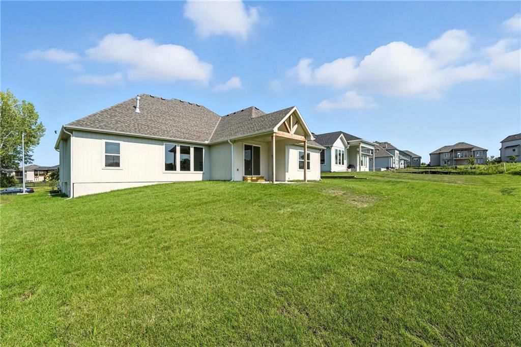 Photo 41 of 53 - 4368 Tee Box Drive, Basehor, KS 66007