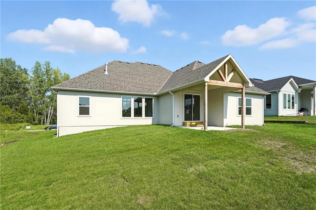 Photo 40 of 53 - 4368 Tee Box Drive, Basehor, KS 66007
