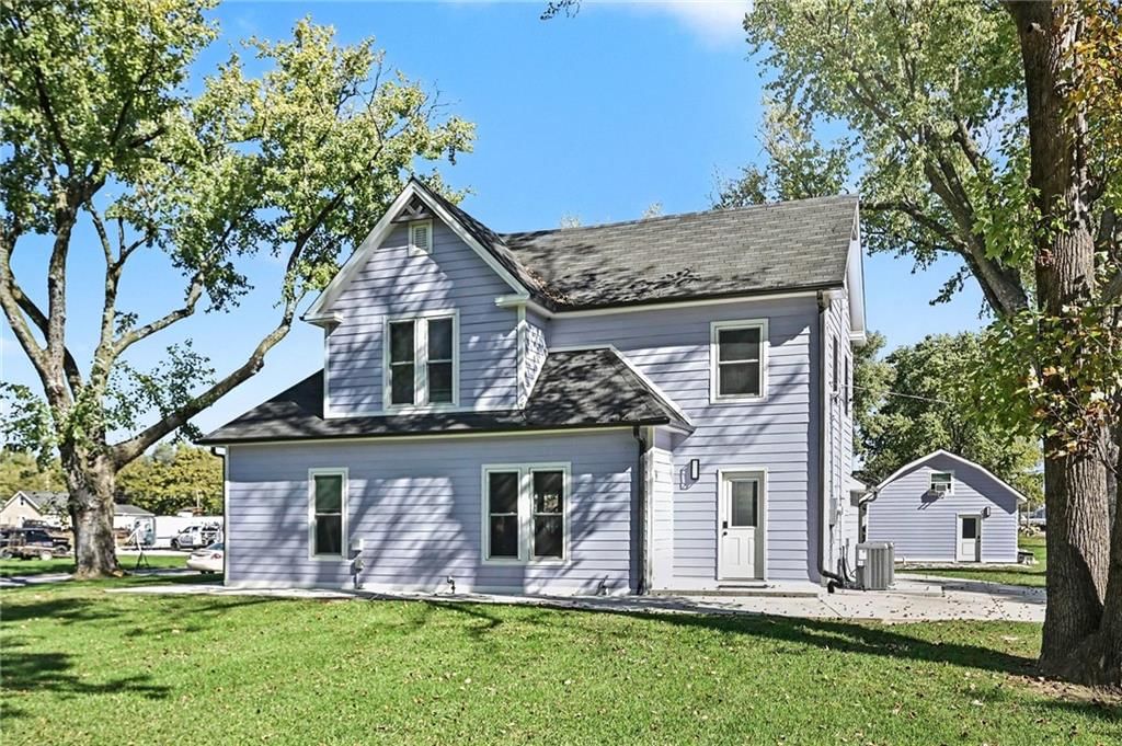 Photo 5 of 42 - 495 Main Street, Holt, MO 64048