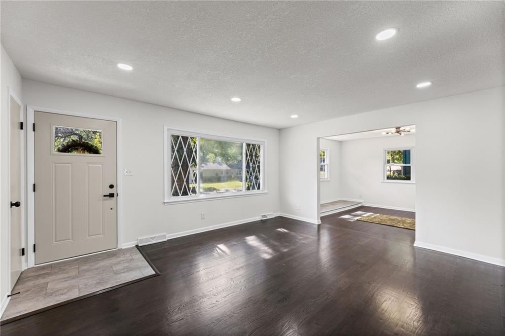 806 Howard Lane, Liberty, MO: listing photo 3