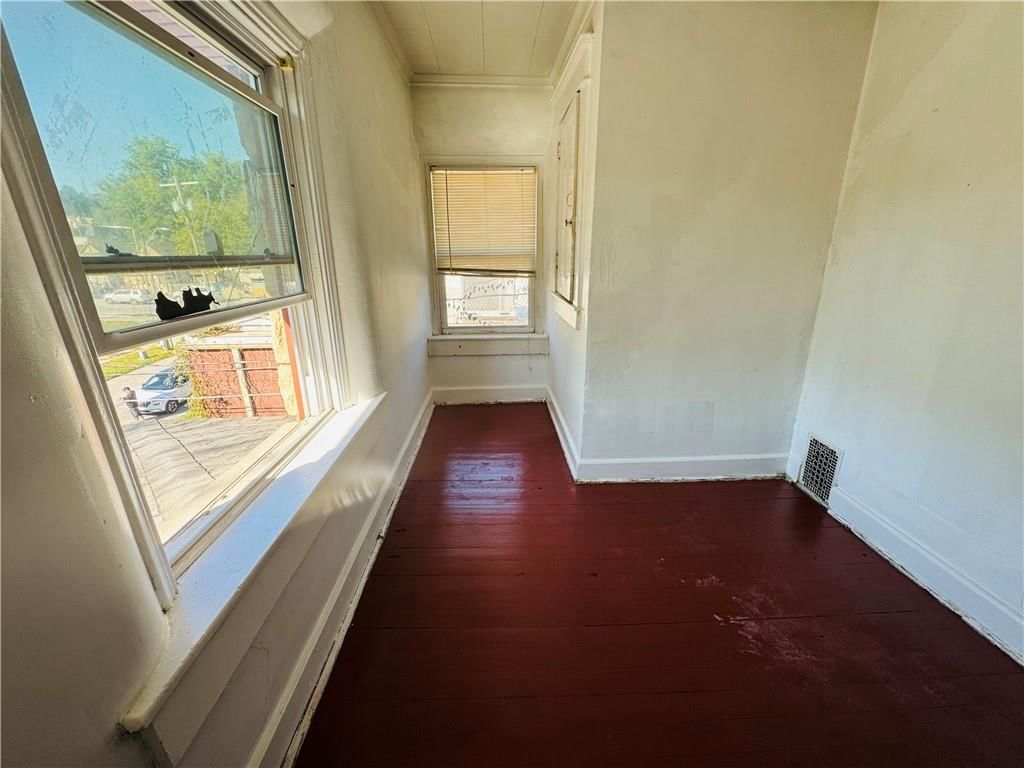 Photo 9 of 14 - 111 Monroe Avenue
