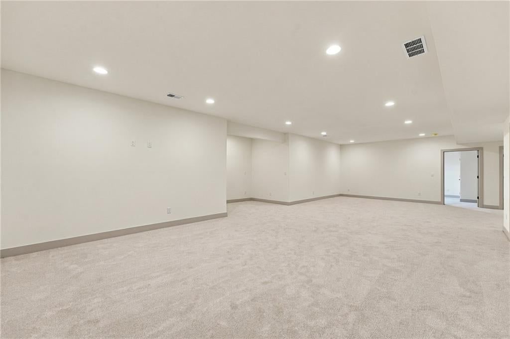 Photo 35 of 44 - 2605 NE Crestview Street, Blue Springs, MO 64029