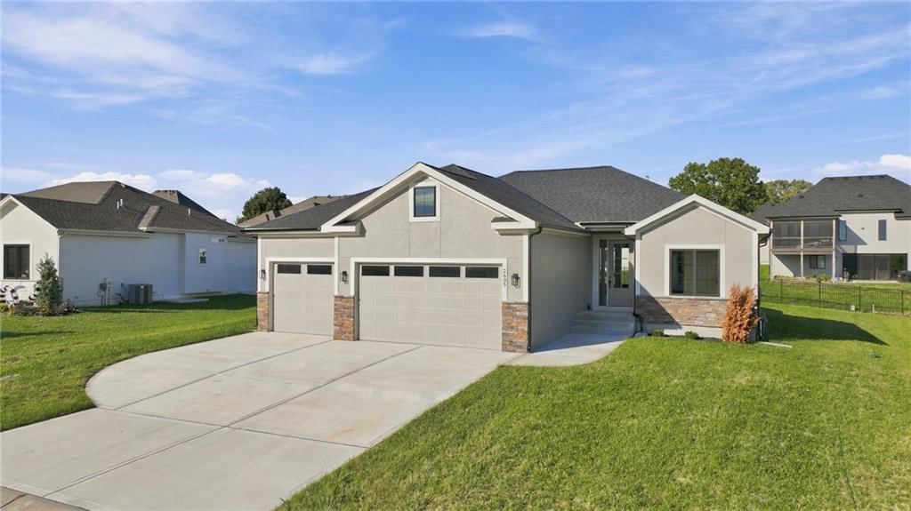 Photo 5 of 44 - 2605 NE Crestview Street, Blue Springs, MO 64029