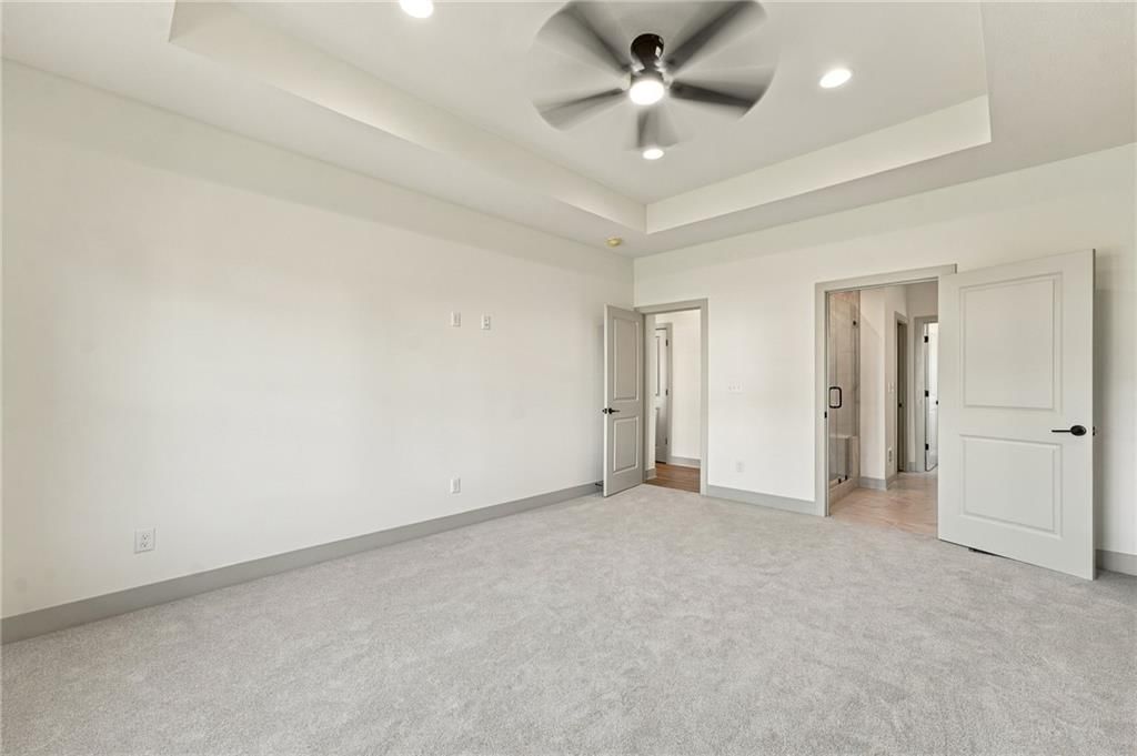 Photo 25 of 44 - 2605 NE Crestview Street, Blue Springs, MO 64029