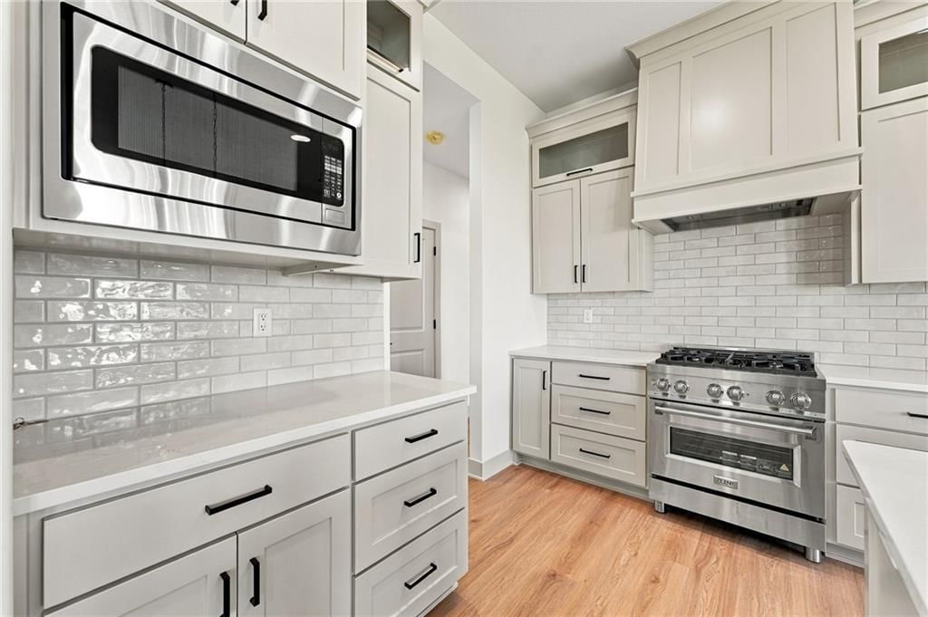 Photo 17 of 44 - 2605 NE Crestview Street, Blue Springs, MO 64029