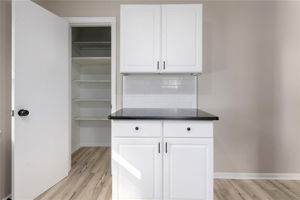 Photo 10 of 29 - 5708 NE 50th Street, Kansas City, MO 64119
