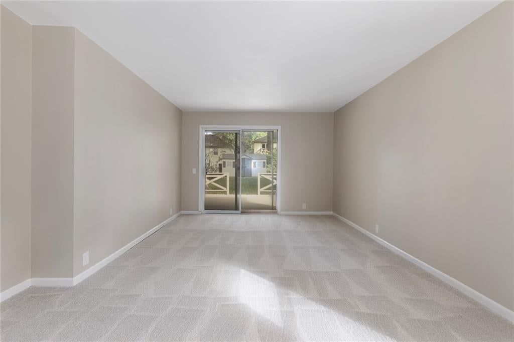 Photo 4 of 29 - 5708 NE 50th Street, Kansas City, MO 64119