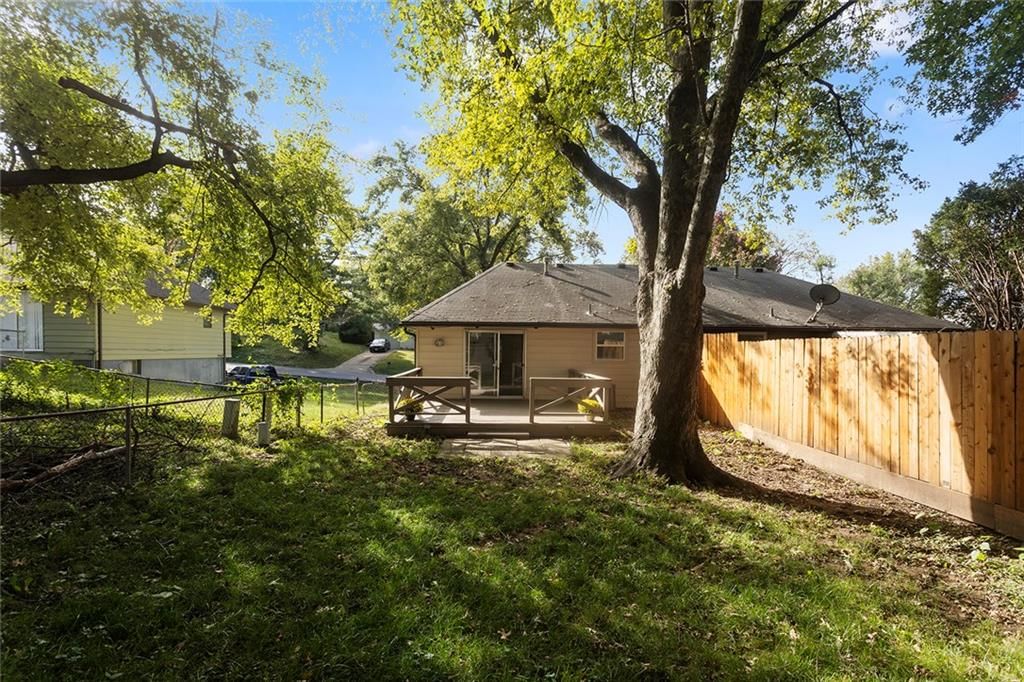 Photo 27 of 29 - 5708 NE 50th Street, Kansas City, MO 64119