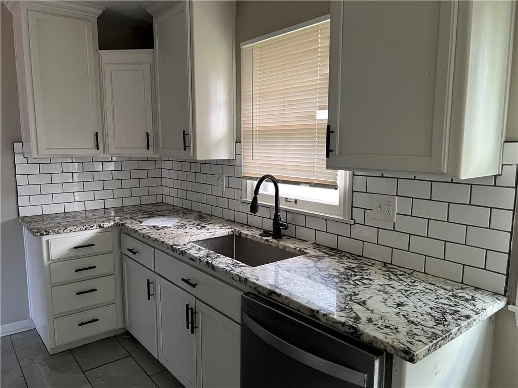 502 NW Central Street, Lee's Summit, MO: listing photo 3