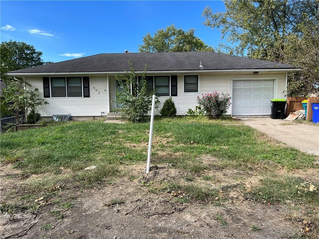 502 NW Central Street, Lee's Summit, MO: listing photo 2
