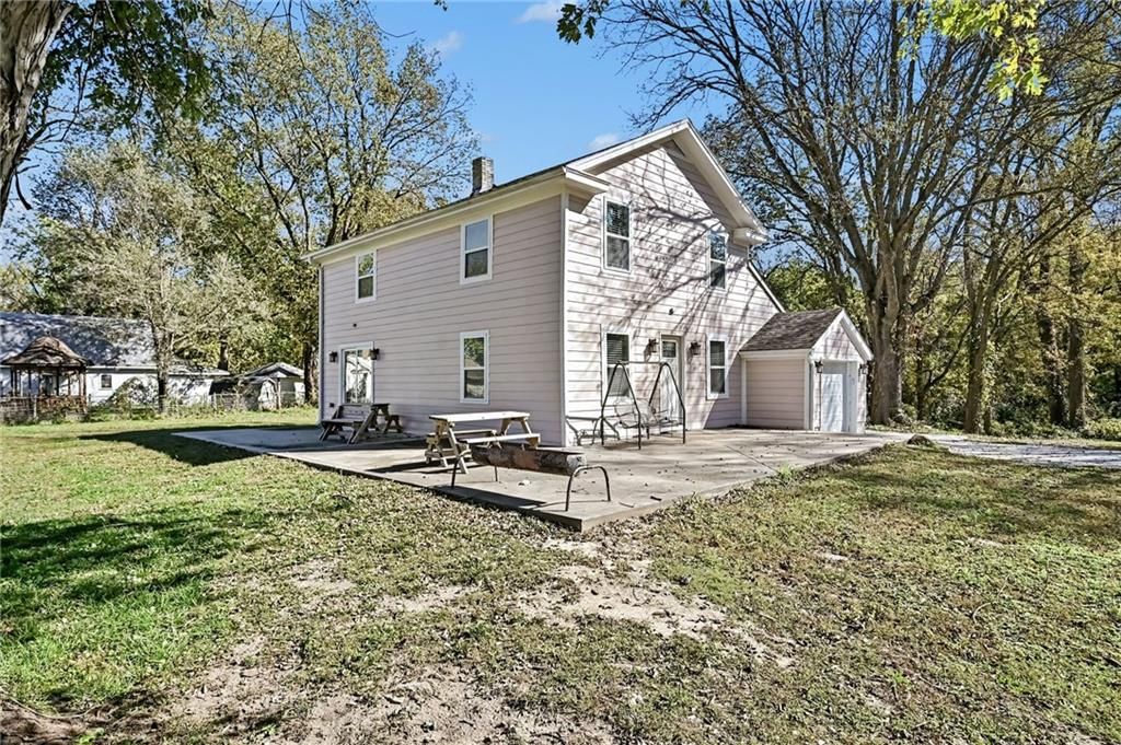 Photo 24 of 31 - 190 4th Street, Holt, MO 64048