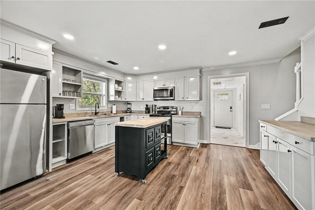 Photo 11 of 31 - 190 4th Street, Holt, MO 64048