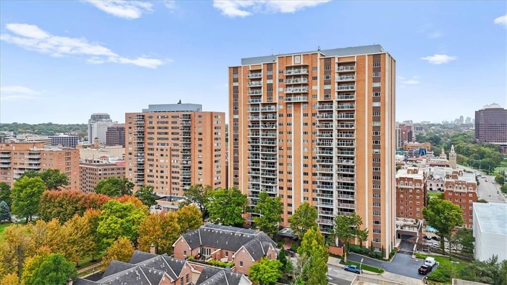 121 W 48th Street #1504, Kansas City, MO 64112