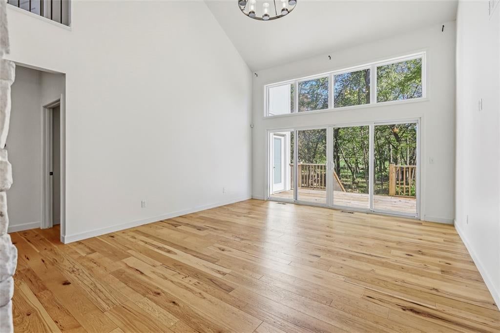 Photo 8 of 59 - 16101 Riggs Road, Overland Park, KS 66085