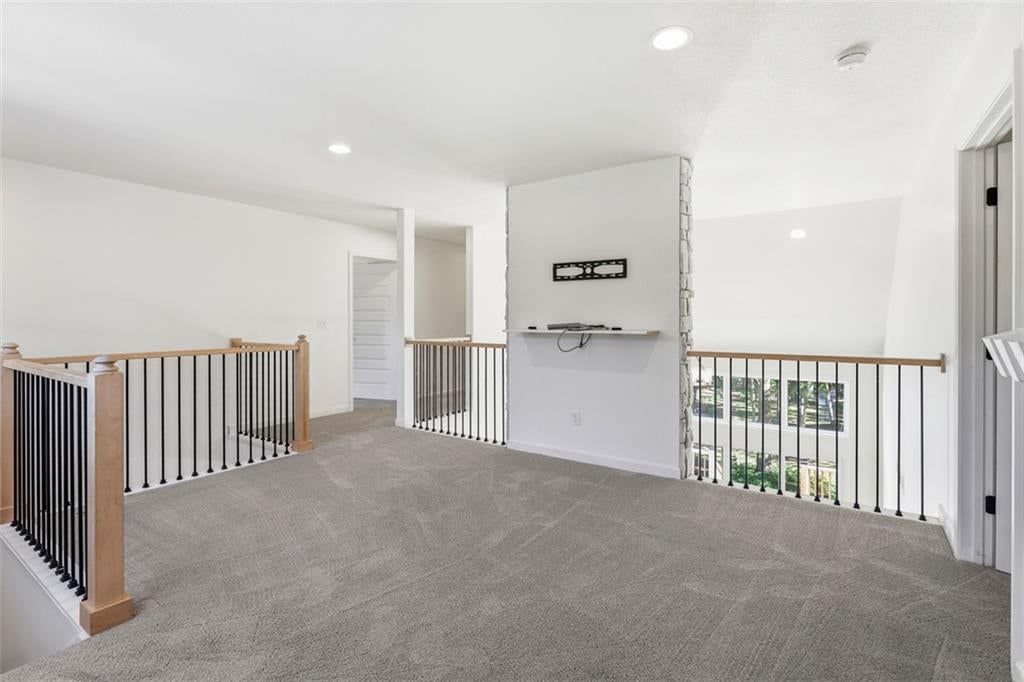 Photo 31 of 59 - 16101 Riggs Road, Overland Park, KS 66085