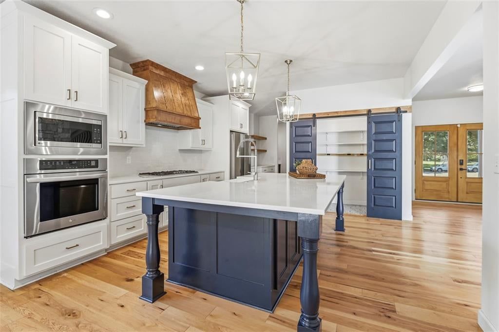 Photo 14 of 59 - 16101 Riggs Road, Overland Park, KS 66085