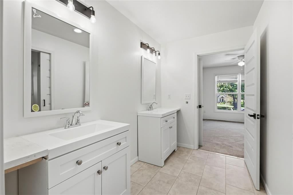 Photo 44 of 59 - 16101 Riggs Road, Overland Park, KS 66085