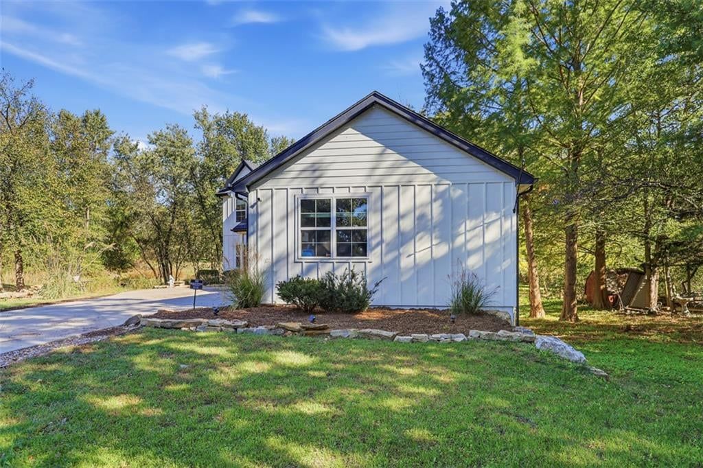 Photo 4 of 59 - 16101 Riggs Road, Overland Park, KS 66085